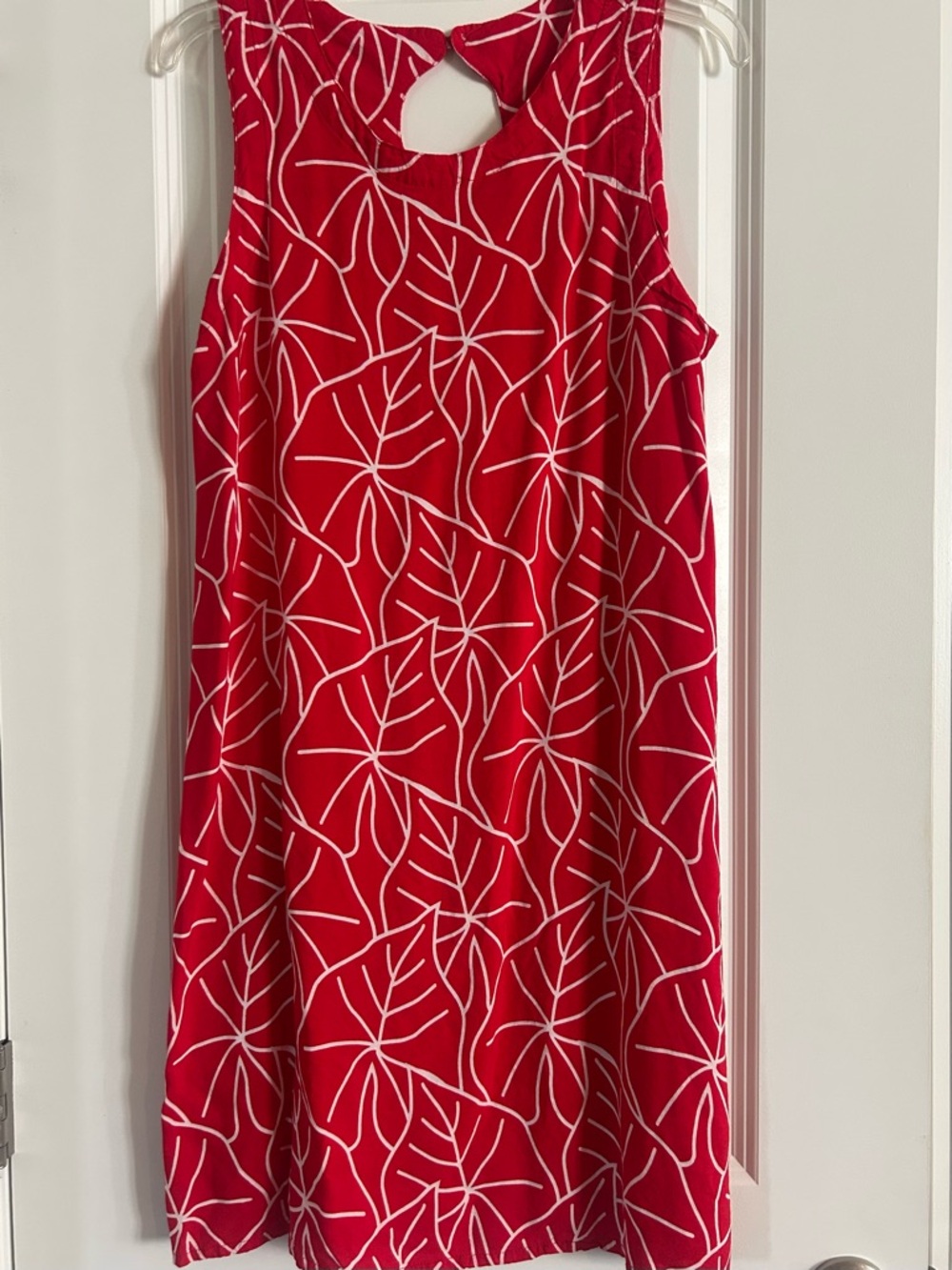 Red Sleeveless Leaf-Print Dress - Women